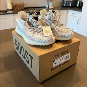 Adidas Yeezy Boost 350 V2 Shoes - Gray